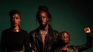 Loin du soleil, loin du soleil loin du soleil, je r&ecirc;ve d&#39;&ecirc;tre astronaute loin du soleil, loin du sole Youssoupha Sort Neptune Terminus Son Album Feat Lefa Dinos Gael Faye