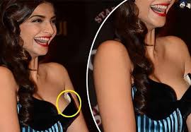 Emma stone had suffer wardrobe malfunction at oscars red carpet 2015. Tollywood Celebrity Wardrobes Malfunction Worst Wardrobe Malfunctions Tollywood Icon But These Cameras Never Forget Songolikor