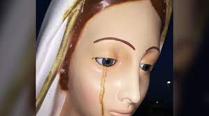 Viral News | Virgin Mary Statue 'Cries Tears of Blood' in Italian Town,  Crowds Gather to See the 'Miracle' |   LatestLY