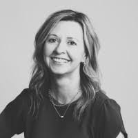 Lisa Lally's Instagram, Twitter & Facebook