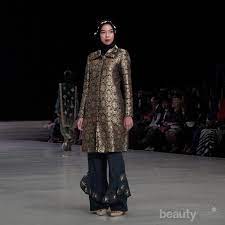 Berikut adalah inspirasi bagaimana cara menerapkan pattern ke dalam desain fashion. 6 Desainer Sering Pamer Karya Di Fashion Show Internasional Sukses Bikin Bangga Indonesia