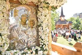 Prodromiţa este una dintre icoanele nefacute de mana omeneasca, ci anume zugravite in chip minunat, prin dumnezeiasca randuire. Cinstirea Sfintei Icoane A Maicii Domnului ProdromiÅ£a De La Muntele Athos Sf Mc Proclu Si Ilarie Sf Cuv Mihail Maleinul Sf Veronica Sf Cuv Paisie Aghioritul Dezlegare La Peste