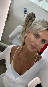 Hi. My name is Kimberly, don't tell me I'm 35 years old. Just so you know,  I'm 42 years old and I live near you. Would you accept me as your friend?