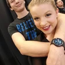 Nate Ash's Instagram, Twitter & Facebook