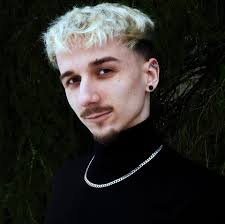 Yo, can anyone explain to me when (or if) TFT ranking will reset? I'll  delete post later Thanks! 🤠