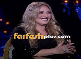وهي ممثلة مصرية وولدت في أسرة فنية حيث والدها الموسيقي فاروق سلامة مع محمد فؤاد وشويكار وفيلم صراع الزوجات مع محمود حميدة ودلال عبد العزيز والعديد من الأفلام الأخرى. Xsrxnyril Il M