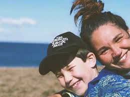 Fundraiser for Mona Proteau by Julia Leroux : ! Urgence