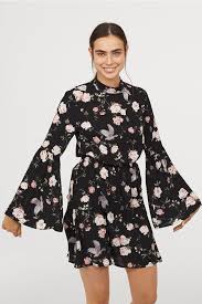 Browse these beautiful floral pattern to get the perfect attire for girls. Patterned Dress Black Floral Ladies H M Us Dress Patterns Dresses Short Dresses
