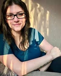 Amanda Nace's Instagram, Twitter & Facebook