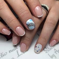 Éppen ezért, ma olyan körmöket hoztunk nektek inspirációként, amiknek a hossza pont jó, szép nőies, és nem akadályoz semmiben. Gel Lakk Nyari Rovid Kormok