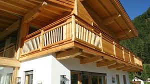Zimmerei Tirol Balkonbau Tiroler Holzhaus Silz Aussengelander Altholz Haus Balkon Holz
