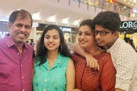 Actress Roja Selvamani Biography: Family, Daughter, Birth date, Latest  News, Instagram