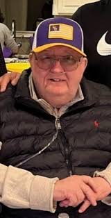 Chester Brewster's Instagram, Twitter & Facebook