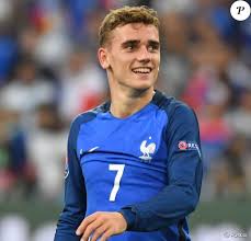 Tout le monde en parle is a french talk show broadcast on france 2 from september 5, 1998 to july 8, 2006. Antoine Griezmann Le Bebe Dont Tout Le Monde Parle Purepeople