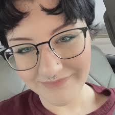 Sydney Sweeney is unrecognizable! 😮 The White Lotus actress, 27, gave a  glimpse of her transformation into trailblazing female boxer Christy  Martin, whom she plays in an upcoming biopic. Photos: Sydney Sweeney/Getty