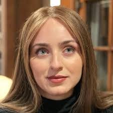 Leah Israel's Instagram, Twitter & Facebook