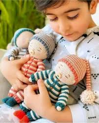 Siblings are a gift of love! How do you plan to capture the bond between  your little ones? Share your sibling love! 💞👶