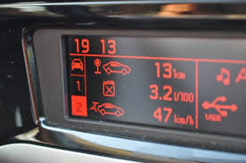 Stirile zilei din diverse : Test Drive De Consum Cu Cea Mai Economica Masina Din Romania 2013 Whattruck