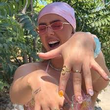 Hannah Lesley (@hannahlronan_)