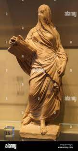 Statue mit dem Titel Glaube von Innocenzo Spinazzi (1726-1798) ein italienischer  Bildhauer des Rokoko. Vom 18. Jahrhundert Stockfotografie - Alamy