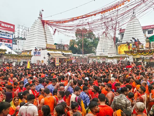 Deoghar Baba Dham Sees Heavy Crowd on 2nd Shravan Monday