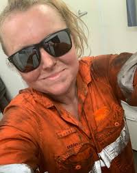 Sheep shearing humor: Dust facials for wrinkles?