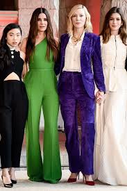 Ocean's 8 has a smaller cast than ocean's 11 to differentiate the movies from each other. The Ocean S 8 Cast Brings Their Color Coordinated Style To The Met Vanity Fair