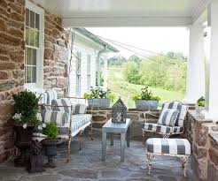 Vintage Mobel Design Terrasse Gestalten Landhausstil Verrostetes Metallgestell Raum Im Freien Uberdachte Terrassen Terassenideen