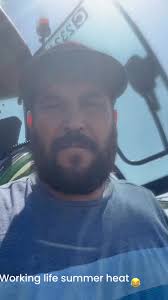 Always time for a laugh ,summer heat 🌞