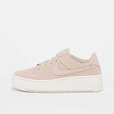 Nike air force 1 high '07. Nike Damen Wmns Air Force 1 Sage Low Fussball Deals De