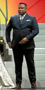 Robert marawa is a south african sports journalist, radio and television presenter. Sabc Boss Orders Probe Into Robert Marawa S Reappointment