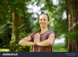 34 Yoga Frau Pose Images, Stock Photos, 3D objects, & Vectors