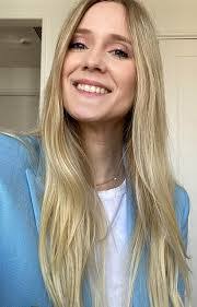 Pam Hinton's Instagram, Twitter & Facebook