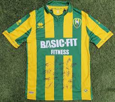 De opbrengst van de veiling van deze unieke tricots komt ten goede aan de mentelity foundation van de eerder deze week overleden utrechtse bibian mentel. Ado Den Haag 2014 2015 Home Shirt Club 25 Football