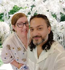 Summit's age and career goals vs. Personal relationships and support