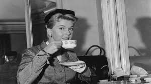 Lirik Lagu Que Sera Sera Doris Day Lengkap Dengan Terjemahan Bahasa Indonesia Tribunnews Com Mobile