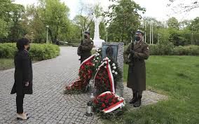 Jump to navigation jump to search. General Wladyslaw Anders Maz Opatrznosciowy Polakow Na Emigracji W Piecdziesiata Rocznice Smierci
