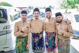 8 pilihan koleksi dengan pilihan lebih 44 warna yang sedondon. Wearing Baju Melayu Lux 2 0 Elrah World Shah Alam Hq Facebook