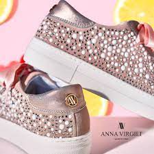 Dies ist eine damenmode online glitzer schuhe muffin strass neu kristall plateau sneakers von modetalente.entdecken sie einzigartige designermode bei modetalente.com. Anna Virgili Perle E Strass Decorano Le Nostre Sneakers Facebook