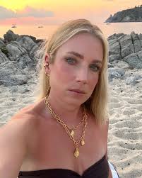 hey everyone ! ☺️ my name is Shailey, i'm 23 and from the Boston area!! I  am looking to move to Tampa in July. i would like to be close to downtown