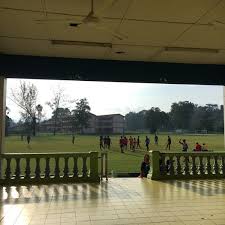 Sekolah menengah teknik menjurus kepada sijil pelajaran malaysia aliran teknikal yang di tawarkan di 9 buah sekolah menengah teknik seluruh malaysia yang memberikan fokus kepada bidang pengajian kejuruteraan awam, elektrikal elektronik, mekanikal, perdagangan dan sains pertanian. Sekolah Menengah Teknik Tuanku Jaafar 1 Tip From 511 Visitors