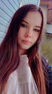 Editing request for pregnant belly photo shoot with family