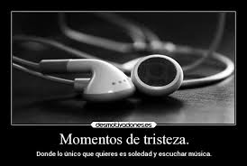 Los resultados arrojaron que la música triste produce nostalgia en el 76 por ciento de los casos, seguida por la tranquilidad, con un 57.5 por ciento, emociones que son saludables y que ayudan a sentir bienestar. Musica Tristeza Gif Escuchando Una Cancion Triste Gif 992 La Tristeza Es Una De Las Emociones Basicas No Notables Del Ser Humano Junto Con El Miedo La Ira El Asco