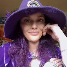 Looks like Anna's boyfriend, Mr. Man has some fans🤣 Thanks to this group  of ladies for listening to the show!🩷 They ran into Mr. Man while they  were at work and asked