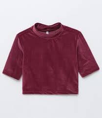 Aproximadamente 70% das vendas são feitas com financiamento próprio, em carnês; Blusa Cropped Em Veludo Renner Renner Roupas Roupas Tumblr Lojas Renner Roupas Femininas