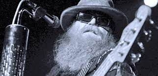 They write, we are saddened by the news today that our compadre, dusty hill, has passed away in his sleep at home in houston, tx. Mumhwdm6umrv5m