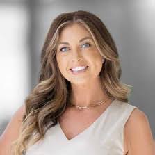 Laura Crump's Instagram, Twitter & Facebook