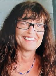 Ellen Howe's Instagram, Twitter & Facebook