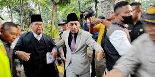 Mengenal Sosok Panji Gumilang, Kisah Masa Kecil hingga Jadi Pimpinan Ponpes  Al-Zaytun | merdeka.com