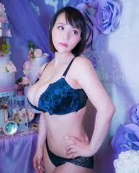 Shibuya Kaho 澁谷果歩 | Dark colors for winter❄️ | Instagram